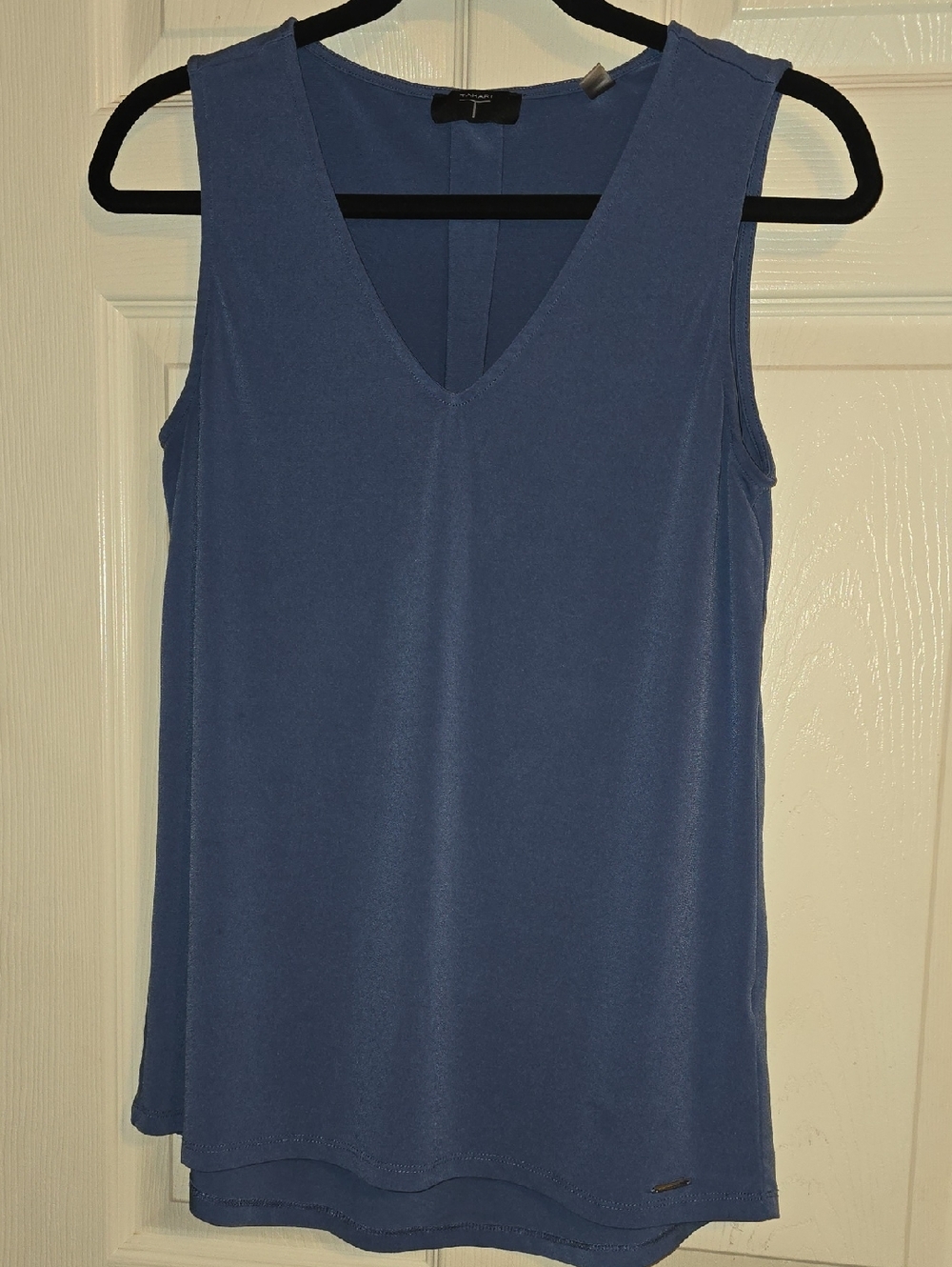 Tahari Slate Blue V-Neck Sleeveless Tank Top‎